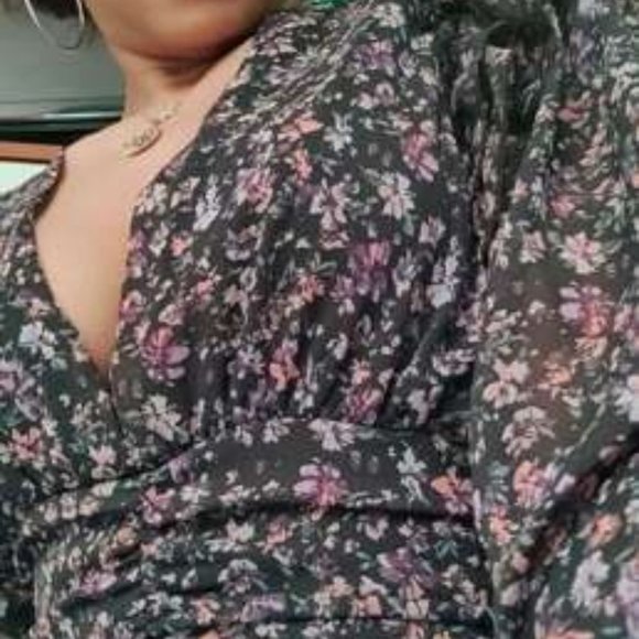 Contemporary floral ruffle detailed blouse top - Picture 9 of 10